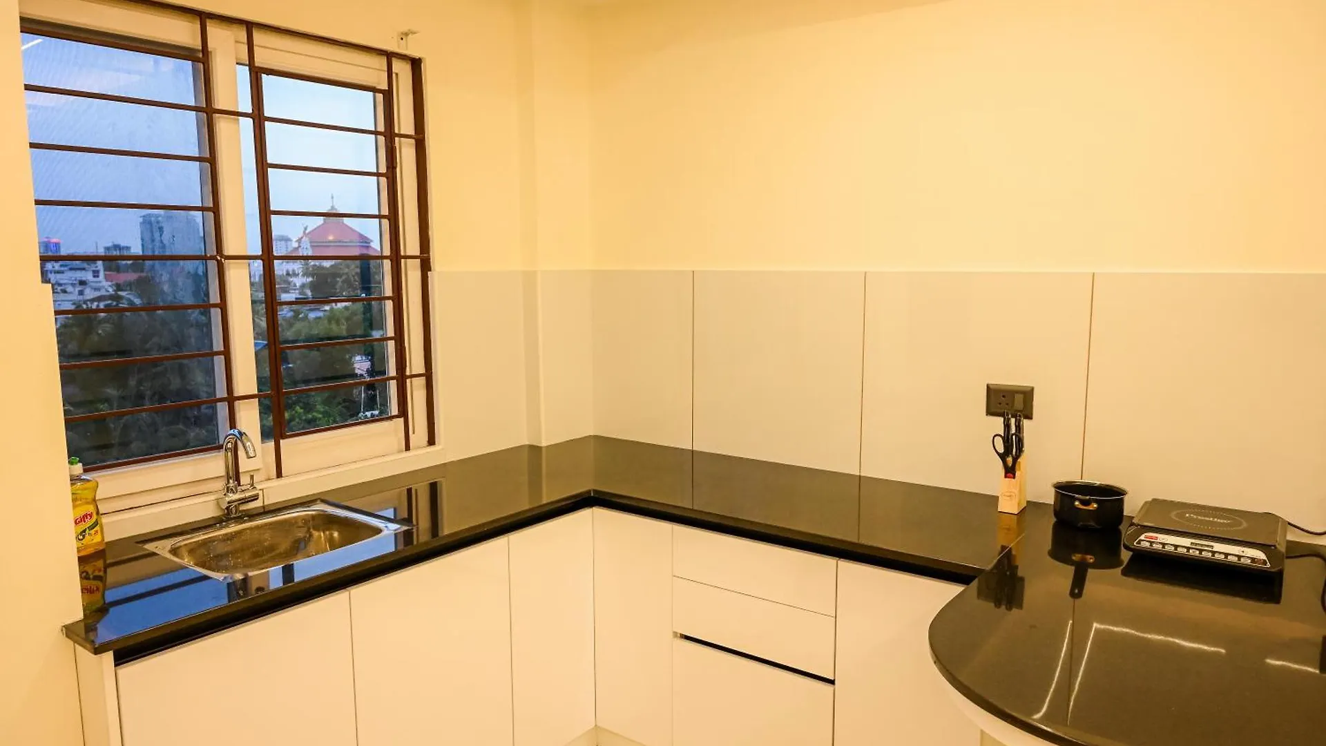 Manhas Olympus Hotel Kochi